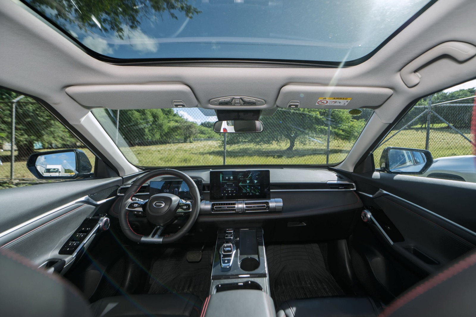 GAC Emkoo — 14.6" touchscreen cockpit
