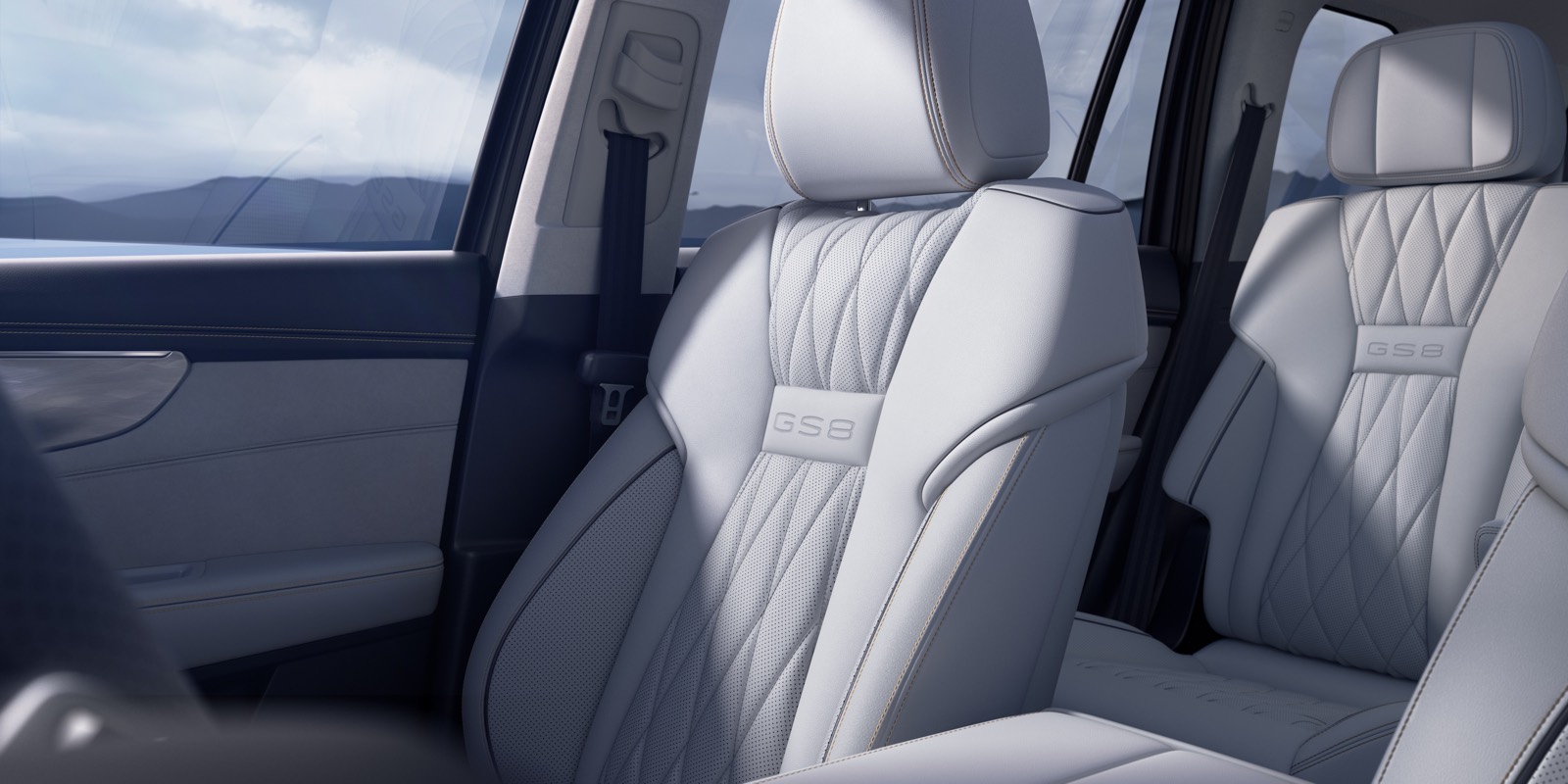 GAC GS8 interior